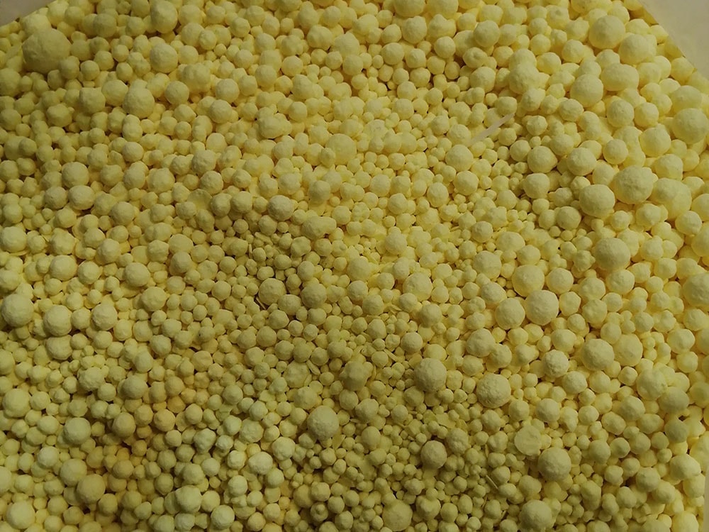 Sulphur granules - bright yellow industrial product